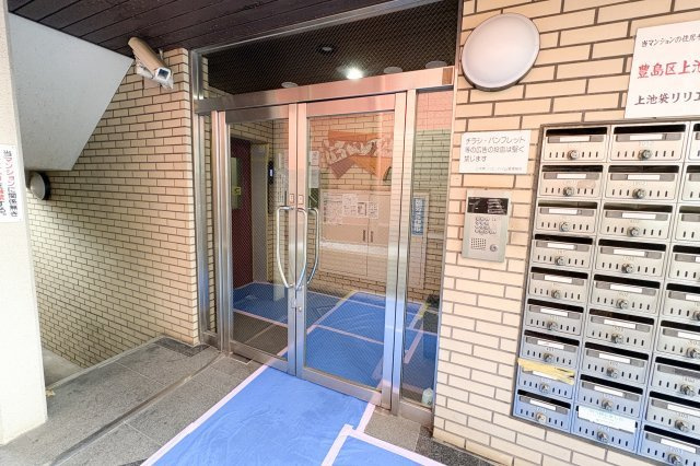 上池袋リリエンハイムのエントランス|オートロック＆防犯カメラ付き耐震基準適合マンション、上池袋リリエンハイムは即日現地案内可能となっておりますので、お気軽にお問い合わせください！