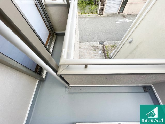 尼崎市稲葉荘　中古一戸建てのバルコニー|日当たりのよいバルコニー！お部屋が開放的に！