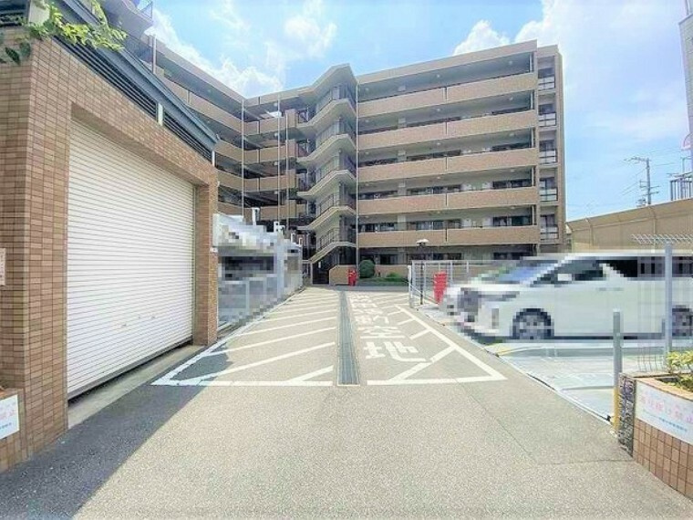 グリーンコーポ豊中南の駐車場