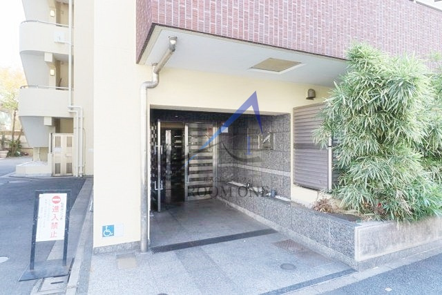 プレール・ドゥーク新宿御苑のエントランス|エントランスです。