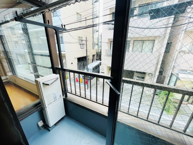 菊地ビル（白山1丁目）のバルコニー