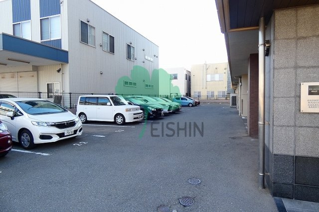 グロースメゾン博多山王の駐車場