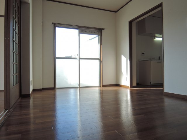 SUNハイム城南の居間・リビング