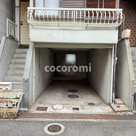 甲斐田東町貸家の駐車場
