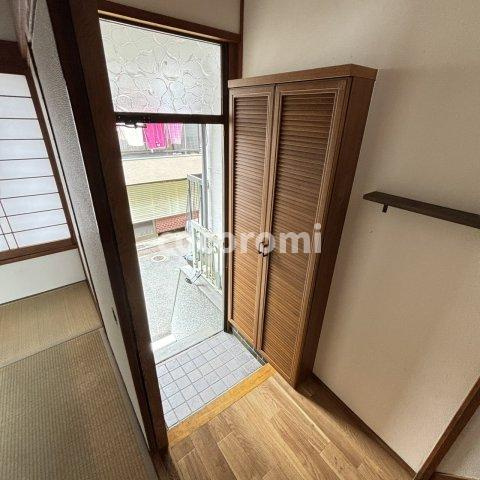 甲斐田東町貸家の玄関