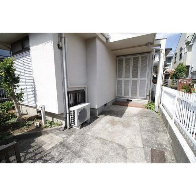 関町北４丁目戸建の駐車場