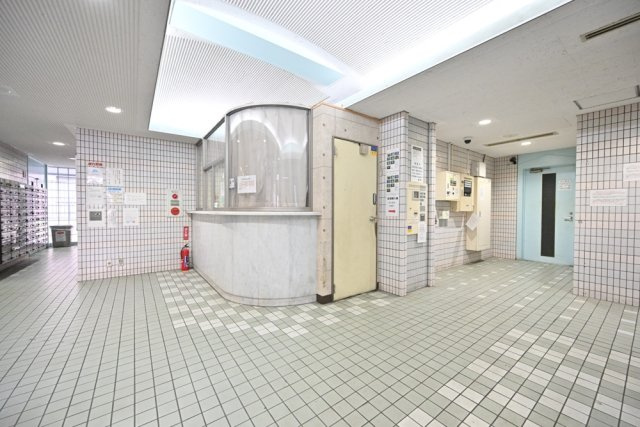 スカイコート下高井戸のエントランス|毎日通るエントランスはこのようになっています