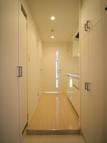 プライムアーバン用賀Ⅱの玄関|※参考写真