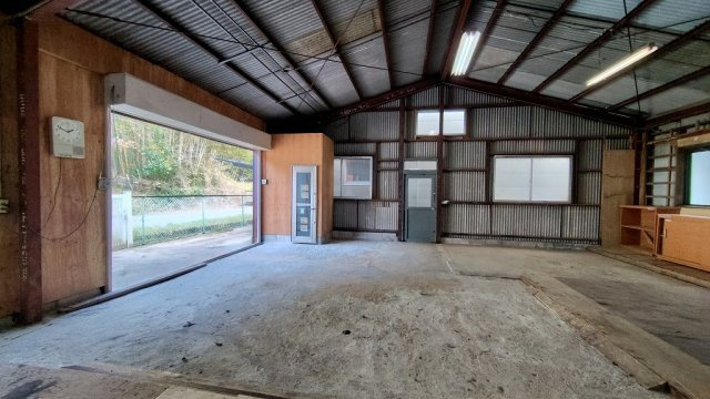 能勢町貸倉庫　A棟Ｂ棟一括貸の内装