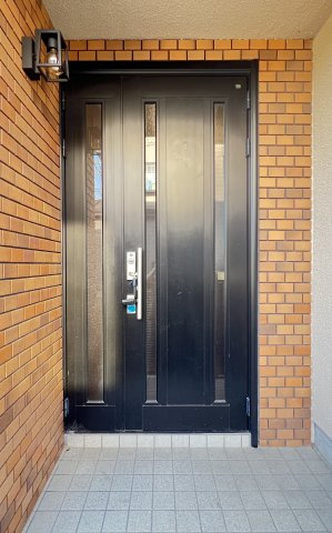 香芝市北今市1丁目の玄関|明るい玄関です