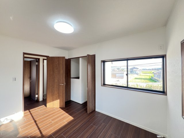 香芝市北今市1丁目の洋室|洋室６帖です　収納付き