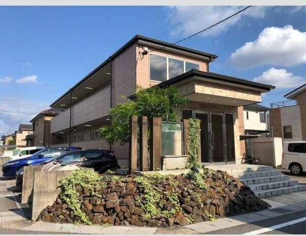 シャルマンの外観