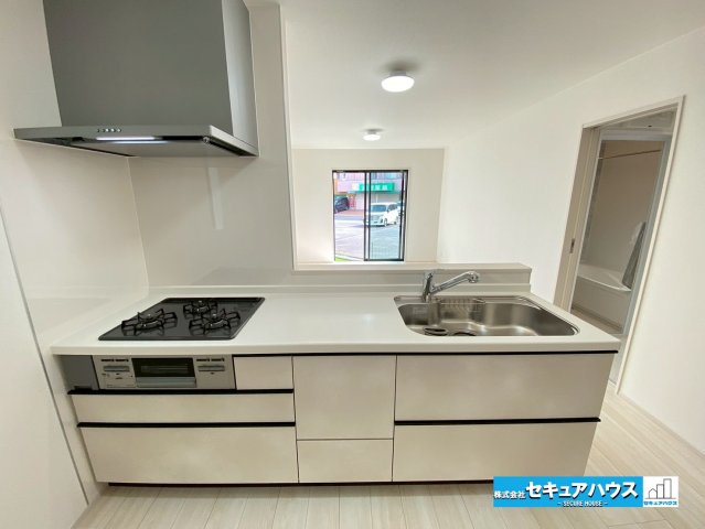【同施工物件ご案内可能】名古屋市南区堤起町2丁目　全2棟の内観：施工例|【キッチンイメージ】
◆同時にたくさんの料理が調理できる。「焼く・蒸す・煮る」の工程を同時進行で進めることができるので、料理を素早く作ることができます。育児でバタバタ忙しいママに嬉しい♪