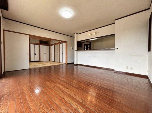 知多市新知東町１丁目　中古戸建の居間・リビング
