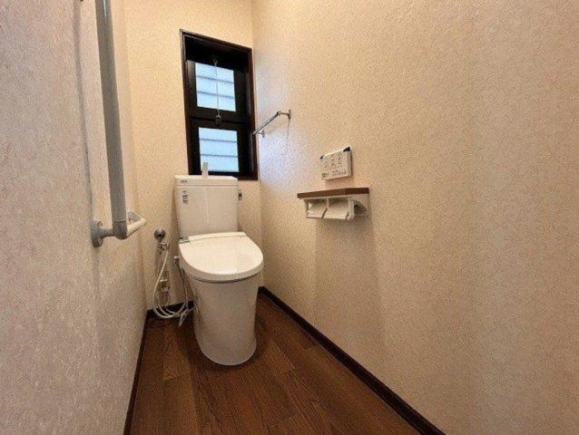 知多市新知東町１丁目　中古戸建のトイレ