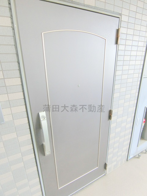 ルーブル蒲田南伍番館の玄関