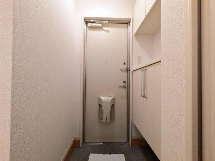モダンコート東阿保の玄関