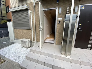 プラージュのエントランス