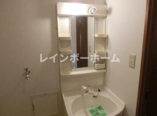 メゾンファミーユ南大塚の洗面所