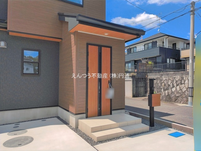 第1米野木町北山の玄関