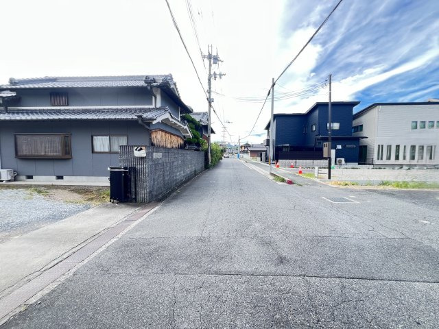 橿原市膳夫町の前面道路含む現地写真