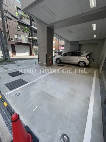 ノルデンハイム同心の駐車場|車をお持ちの方に嬉しい駐車場付きの物件です