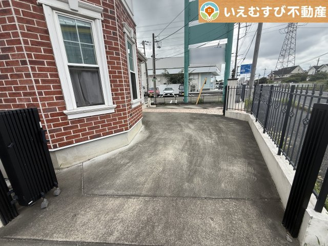 熊谷市新堀　中古戸建の駐車場