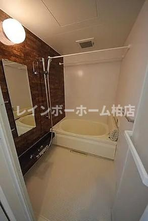 仲介手数料50％半額キャンペーン物件の浴室|追い焚き機能があります