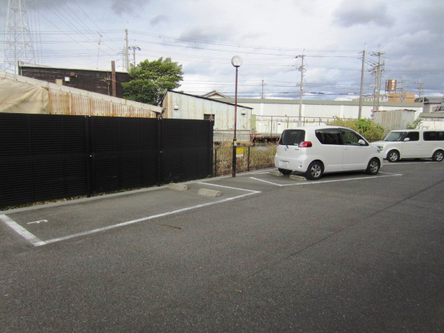 【駐車場】