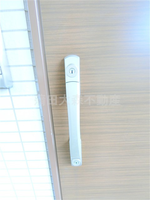 TLRレジデンス大鳥居の玄関
