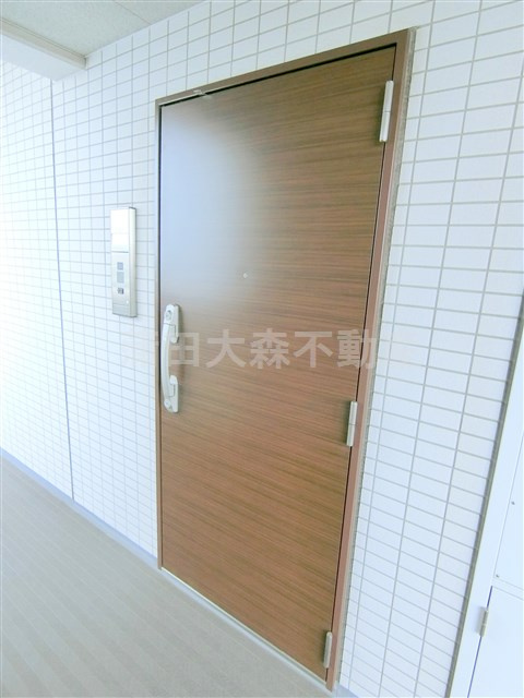 TLRレジデンス大鳥居の玄関