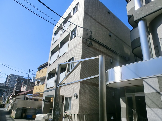 カスティーロ東十条の外観|外壁タイル貼りで綺麗です。