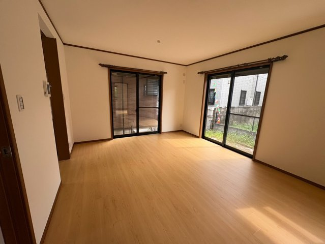 狭山市入間川　中古戸建　西武新宿線『狭山市駅』徒歩9分　【入間川東小学区】の居間・リビング