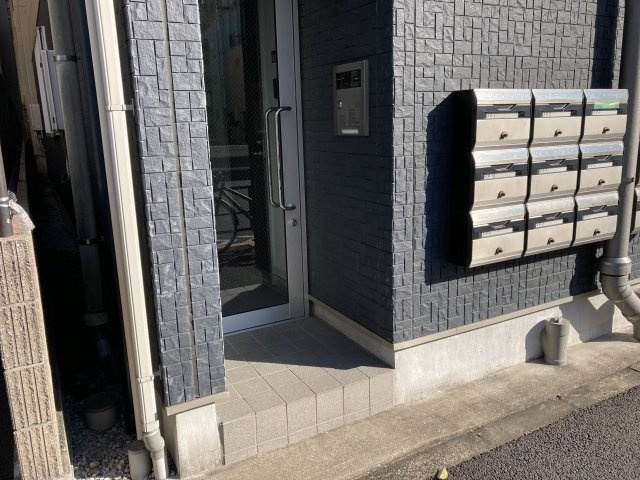 ライズ亀戸のエントランス