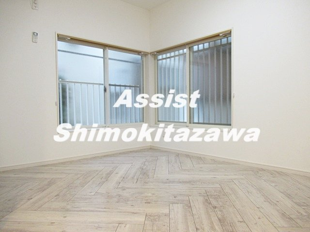 ノース下北沢の洋室