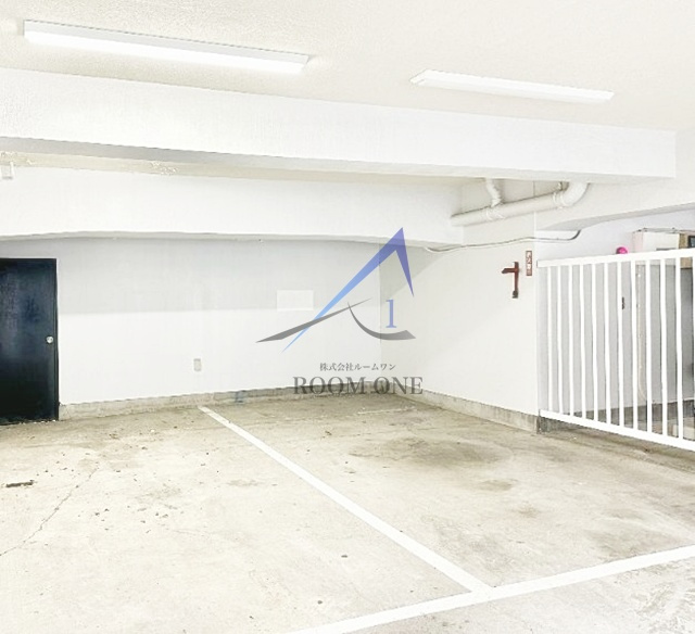 LEXFOS新宿の駐車場|駐車場です。