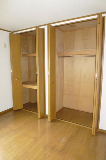 岩井川タウンハウスⅡ【10,000円キャッシュバック対象物件】の収納|ちょっとした収納スペースも充実しています