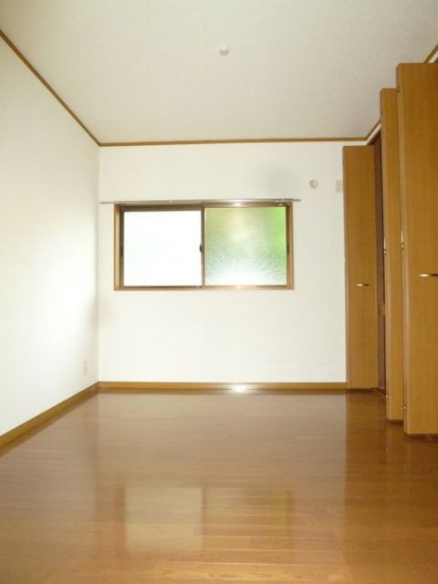 岩井川タウンハウスⅡ【10,000円キャッシュバック対象物件】の子供部屋|お子さんと一緒に遊べます