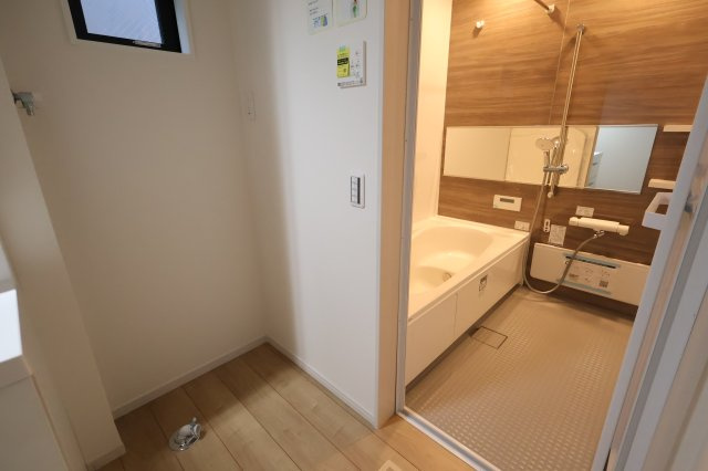 《仲介手数料無料》練馬区谷原６丁目20-33新築一戸建て‎KEIAI Graceのランドリースペース