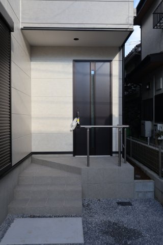 《仲介手数料無料》練馬区谷原６丁目20-33新築一戸建て‎KEIAI Graceの玄関