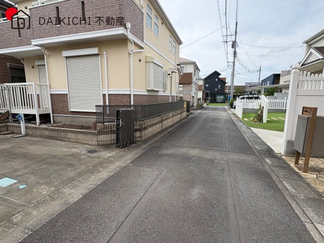 【前面道路含む現地写真】 | 日高市鹿山　中古戸建