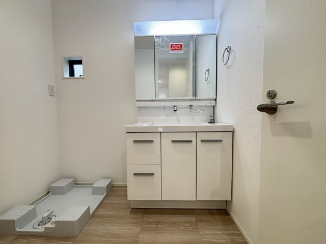 MELDIA守山区西島町015⑤｜名古屋市の戸建ならホームアップの独立洗面台|就寝前や朝の身支度の際など、快適にお使いいただける洗面台