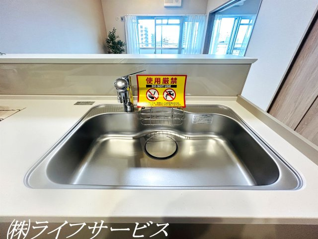 【キッチン】 | シティコート下新庄１号棟 | キッチンシンク／浄水器付水栓搭載
