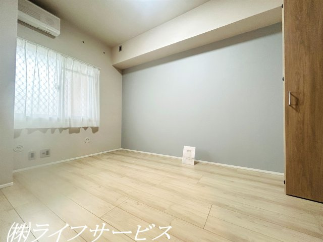 【洋室】 | シティコート下新庄１号棟 | 玄関側洋室5.0帖／ワイドクローゼット有