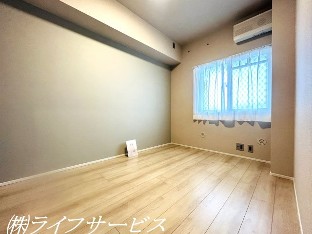 【洋室】 | シティコート下新庄１号棟 | 玄関側洋室4.5帖／ワイドクローゼット有
