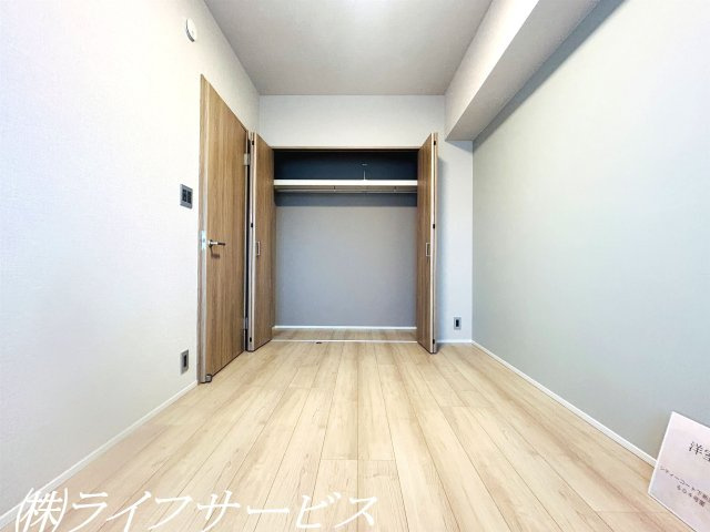 【洋室】 | シティコート下新庄１号棟 | 玄関側洋室4.5帖／ワイドクローゼット有