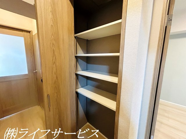 【収納】 | シティコート下新庄１号棟 | 廊下に収納あり