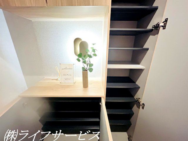 【玄関】 | シティコート下新庄１号棟 | 玄関／天井高のシューズボックス有！
