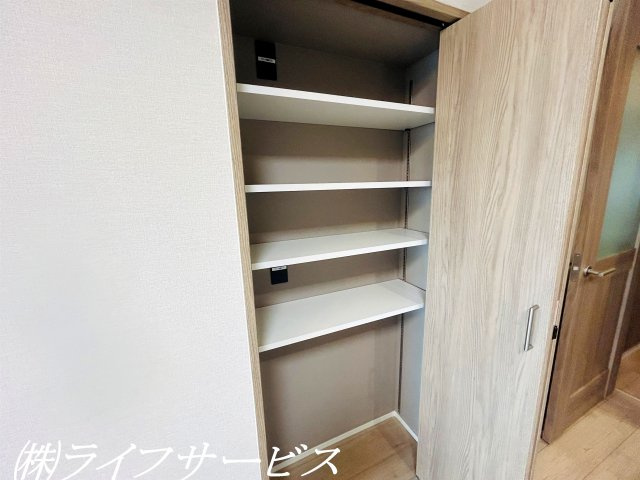 【収納】 | シティコート下新庄１号棟 | リビングルームに収納あり