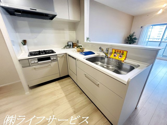 【キッチン】 | シティコート下新庄１号棟 | Ｌ字型システムキッチン／ビルトイン食洗機、浄水器付の機能的なオープンカウンターキッチン！